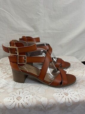 Women's Strappy chunky Heel Sandals back zip 8